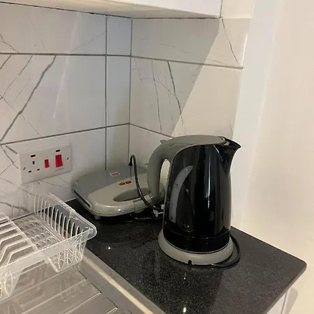 Easybook Cy 205 * لارنكا