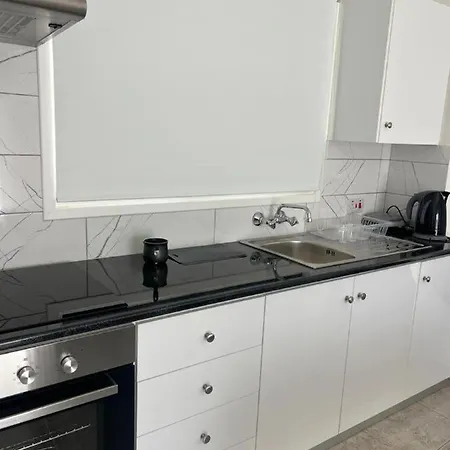 Easybook Cy 205 Apartment