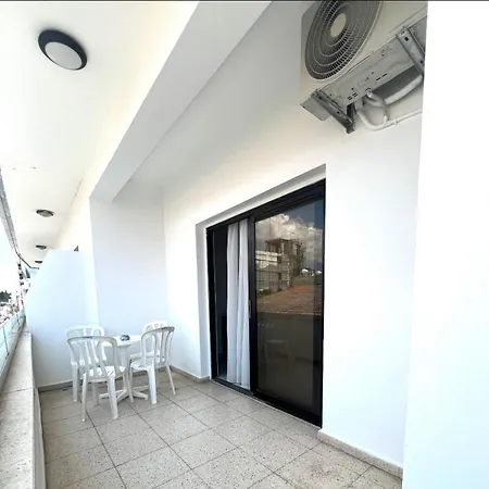 شقة Easybook Cy 205