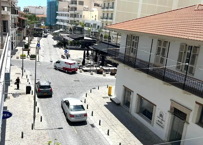 Easybook Cy 205 Lejlighed